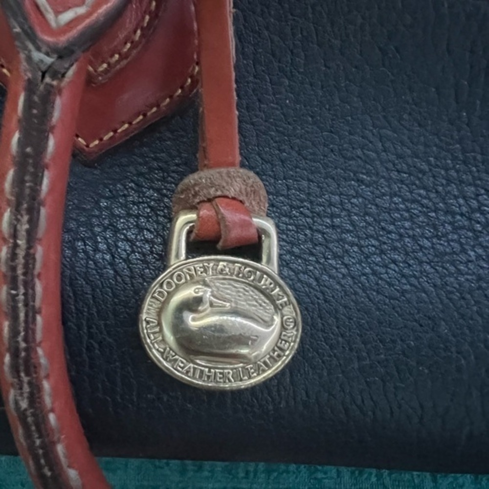 Dooney & Bourke - Picture 3 of 9